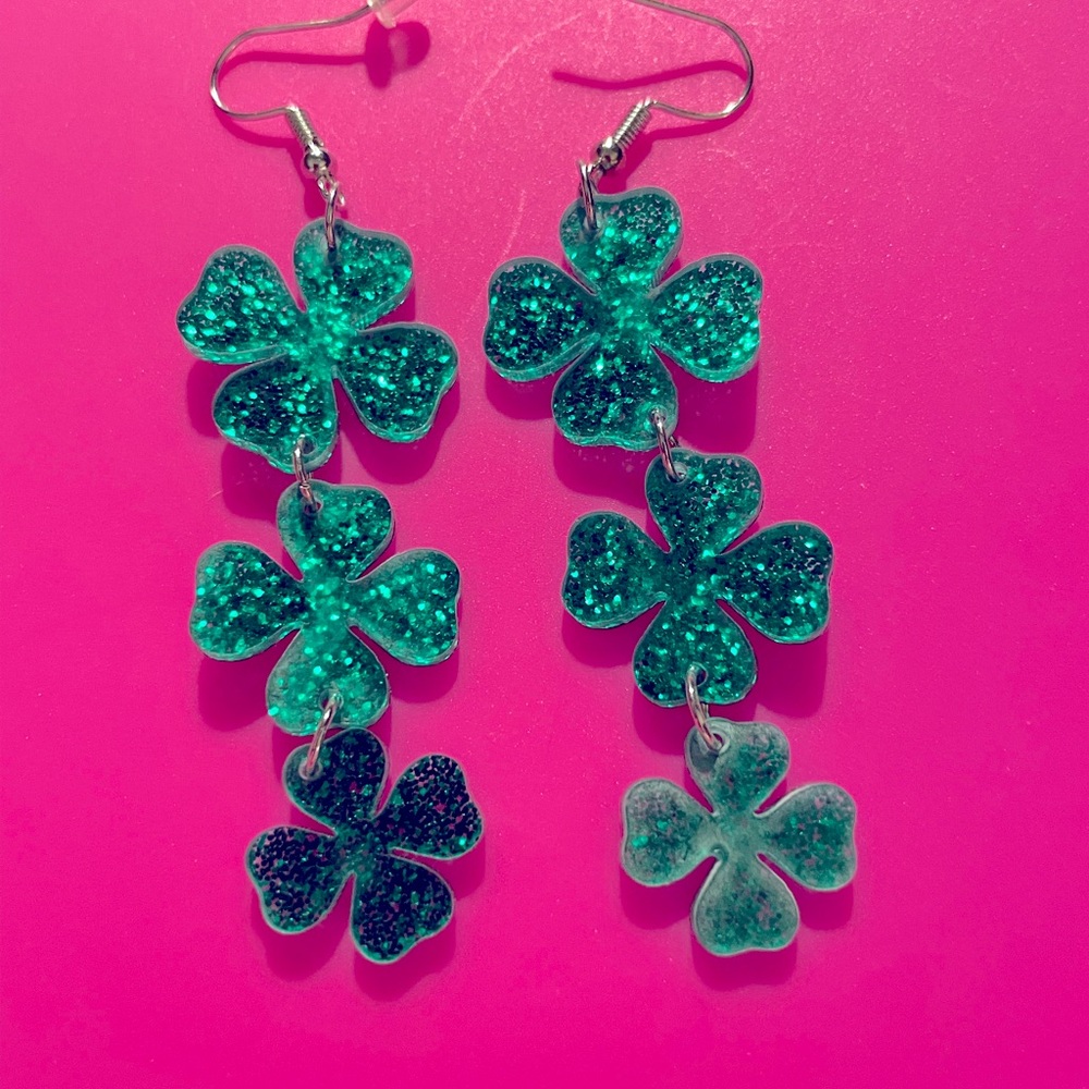 Shamrock ☘️ Pierced Earrings 🍀 4-Leafed Clovers 🍀